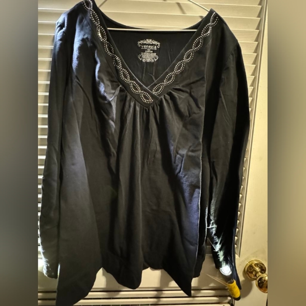 Venezia 26/28 Black/with Sparkle design long sleeve tshirt